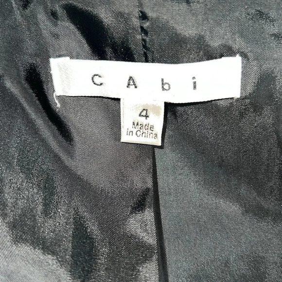 CAbi Women’s Blazer Boucle Charming Wool
Blend Turquoise Black Size 4 - Picture 10 of 16